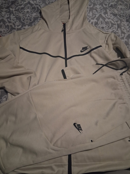 Nike Other - Nike Men’s Cream Hooded Sweatsuit with Black Accents